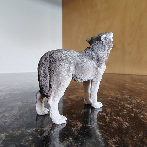 Papo Howling Wolf Figurine - Picture 5 of 16